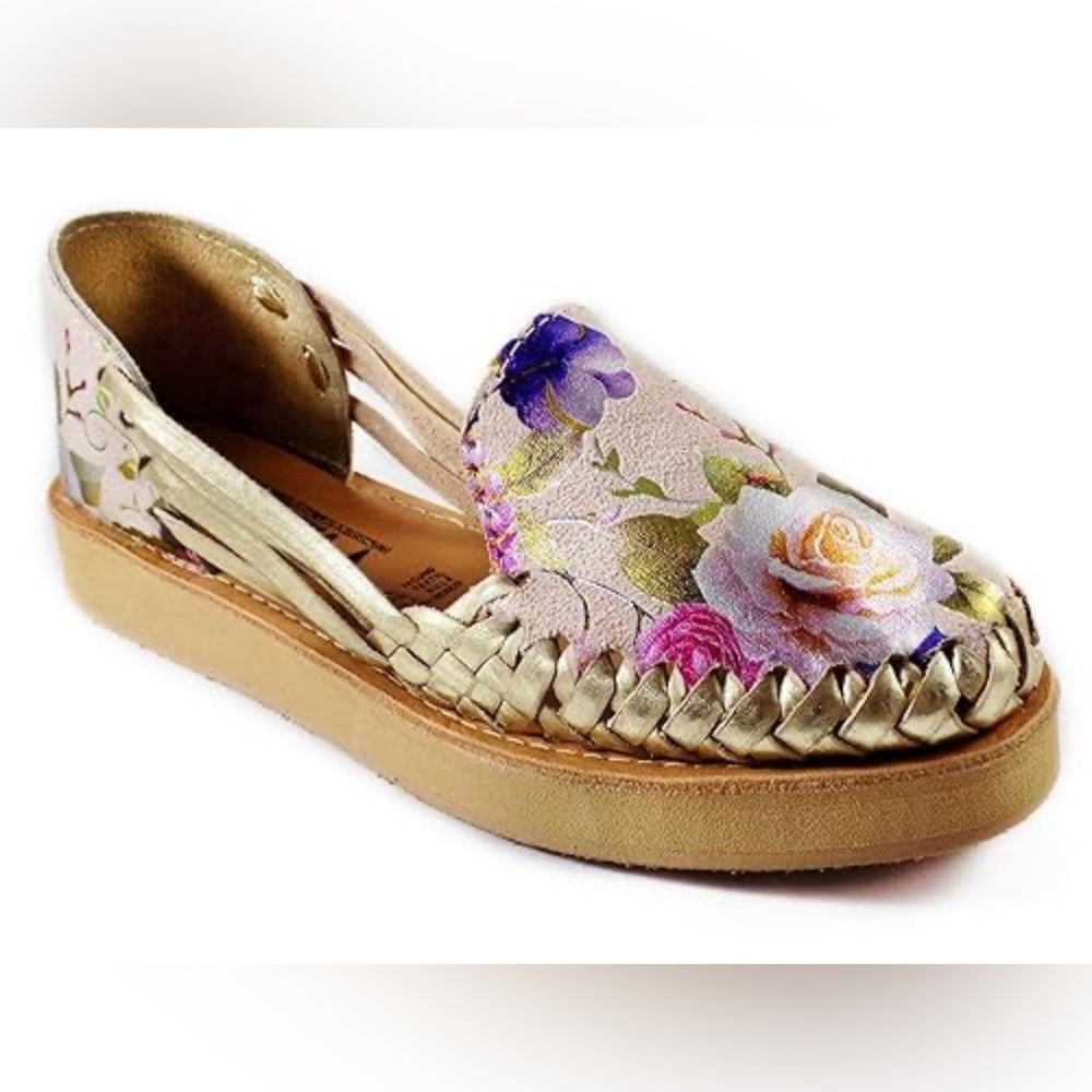 Handmade shoes and sandals
Artesanias mexicanas. de xan-kla 26